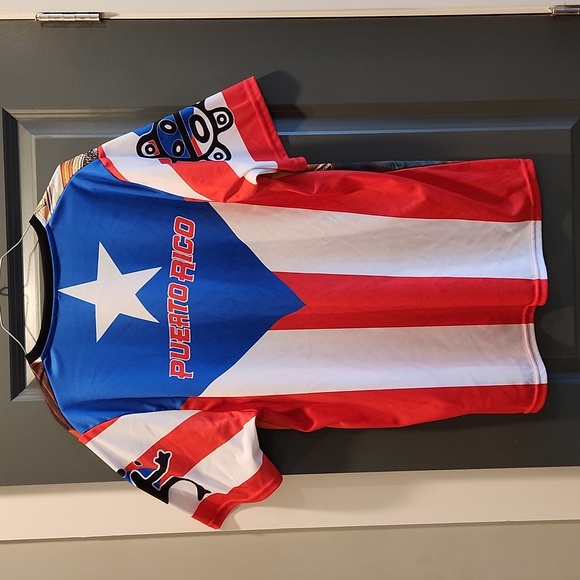 Shirt - Picture 2 of 3